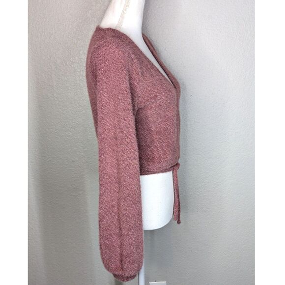 NWT Hollister Pink Chanelle Tie Cropped Sweater Sz L Soft Textured Knit Wrap Top - Picture 3 of 11